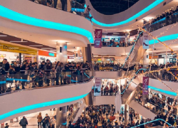 В Mall-е подросток упал с большой высоты, желая снять видео для тик-тока