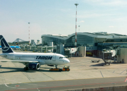 Вопиющие злоупотребления руководства крупнейшего аэропорта Румынии вызвали громкий скандал