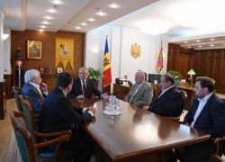 Бывшие судьи Конституционного Суда поддержали президента страны и новую власть - действия нынешнего состава КС незаконны