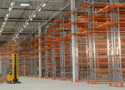 Паллетные складские стеллажи и особенности их применения