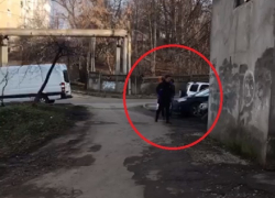  В Кишиневе кандидат от ДПМ убежал от избирателей, заметив социалиста