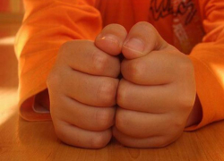 Две школьницы подрались в столичном лицее, администрация учебного заведения пытается замять инцидент