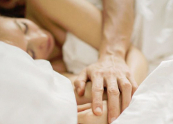 В каком возрасте произошли первые сексуальные отношения у разных поколений в Молдове