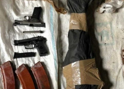 Два пулемета, гранатомет, автомат Калашникова хранились в доме члена преступной группировки в Кагуле