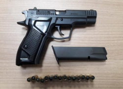 Украинец пытался пересечь молдавскую границу с заряженным травматическим пистолетом