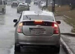 В столице прямо во время работы задержан сильно пьяный таксист