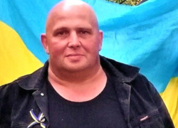 Известного провокациями в маске Путина украинского националиста тяжело ранили в Петербурге