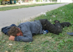 Жестоко избитый тремя жителями Сорок мужчина захлебнулся собственной кровью