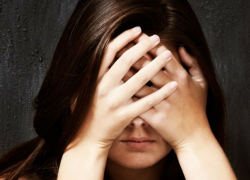 Двое молдавских мужчин изнасиловали в автомобиле несовершеннолетнюю в присутствии полицейского