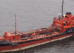 Судно под молдавским флагом подало сигнал бедствия в Черном море