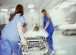 В столичной больнице скончалась девочка, избитая сиделкой