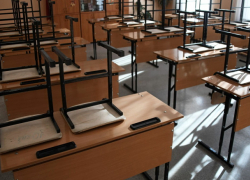 Школы Молдовы закрывают одну за другой