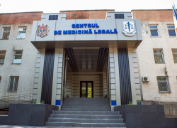 Десять судмедэкспертов в Кишиневе задержаны по подозрению в коррупции 