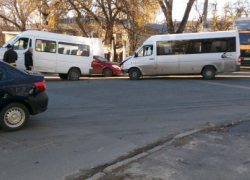 Авария на Чеканах: столкнулись два маршрутных автобуса