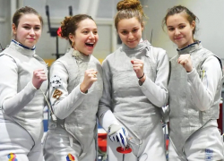 Аделина Сеник из США помогла Молдове добыть золото в индивидуальном и командном зачетах на Кубке мира по фехтованию