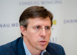 Киртоакэ продолжает возмущаться - экс-примар требует от Нэстасе отозвать свой голос