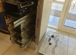 В Ставченах при помощи "болгарки" обокрали банкомат 