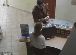 Полиция разыскивает человека, укравшего деньги в фитнес-клубе