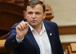 Нэстасе не хочет импичмента и советует Санду уволить всех консультантов