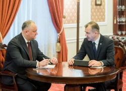 Додон поздравил Кику с днем рождения