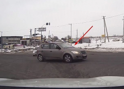 Водитель "объявил бойкот" новому светофору, создав опасную ситуацию в Кишиневе