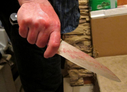 Молдаванин в Тимишоаре вонзил нож в сердце своего ребенка, а после вскрыл себе вены 