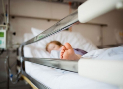 В Кишиневе маленький ребенок выпал из окна 3 этажа