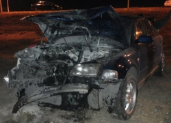 Пьяный полицейский за рулем врезался в фургон и погиб