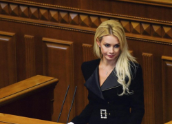 Бывшую украинскую депутатку Ирину Кормышкину и ее семью сняли с рейса в Кишиневе