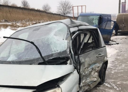 На Чеканах в результате аварии оказались сильно разбиты два автомобиля