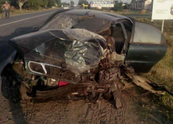 Отец и сын погибли в столкновении легкового авто с микроавтобусом под управлением мужчины из Молдовы