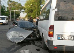 Серьезная авария с участием маршрутки произошла этим утром в центре столицы 