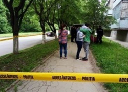 В Кишиневе 72-летняя женщина скончалась после падения с 4 этажа 