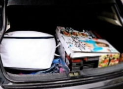 Мошенник облапошивал людей, оставляя в залог одеяла и посуду