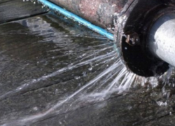 Утром в Бельцах произошло 20 одновременных прорывов городского водопровода