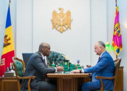 Игорь Додон встретился с послом США Дереком Хоганом