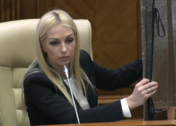 Таубер объяснила, зачем ей три айфона