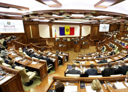 Коммунисты и «Шор» не проходят в парламент, - опрос