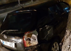 Водитель такси пострадал в столкновении с автомобилем Toyota в центре Кишинева