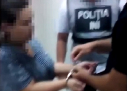 Экстрадицию молдаванки из Польши, обвиненной в торговле людьми, сняли на видео