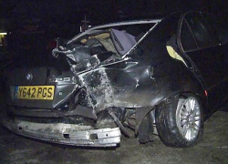 Пьяный мажор без прав снес столб и разбил иномарку в Кишиневе 