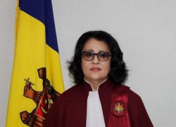 Пенсия в 71 000 леев, два дома, 5 земельных участков, 2 машины, 6 банковских счетов и другие владения судьи