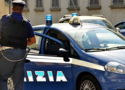 Итальянская полиция арестовала трех молдаван, заметив в рюкзаке одного из них руль