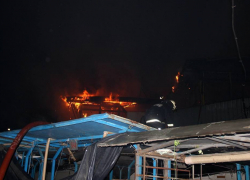 Опубликованы кадры тушения пожара на Центральном рынке