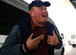 Кишиневцы нарвались на афериста, мошенника и негодяя за рулем маршрутки