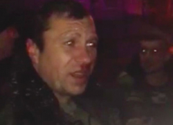 Охранник расстрелял водителя и пассажира автомобиля, который задел его зеркалом на Ботанике