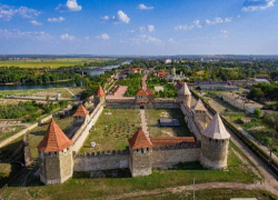 Где находилась почтовая станция Бендеры, через которую проезжали Пушкин и его друзья