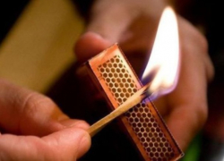 В селе Устия любовник-педофил облил бензином 14-летнюю пассию, решив ее поджечь