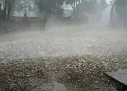 Дожди с градом оставили без света 15 населенных пунктов Молдовы