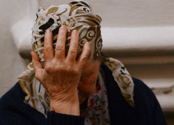 Жестокое избиение табуреткой женщины в Каменском районе совершил муж сестры